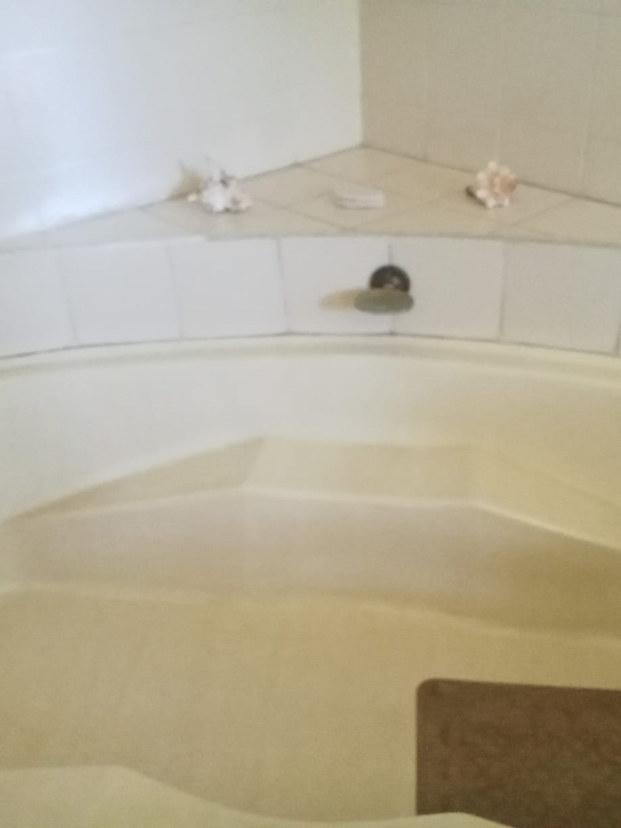 4 Bedroom Property for Sale in Bishops Bay Free State